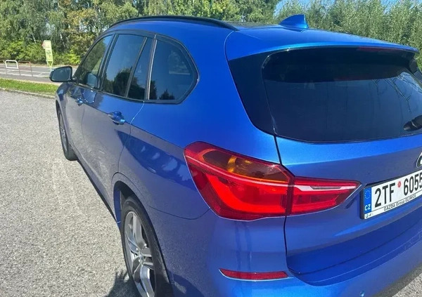 BMW X1 cena 79999 przebieg: 216000, rok produkcji 2018 z Bielawa małe 211